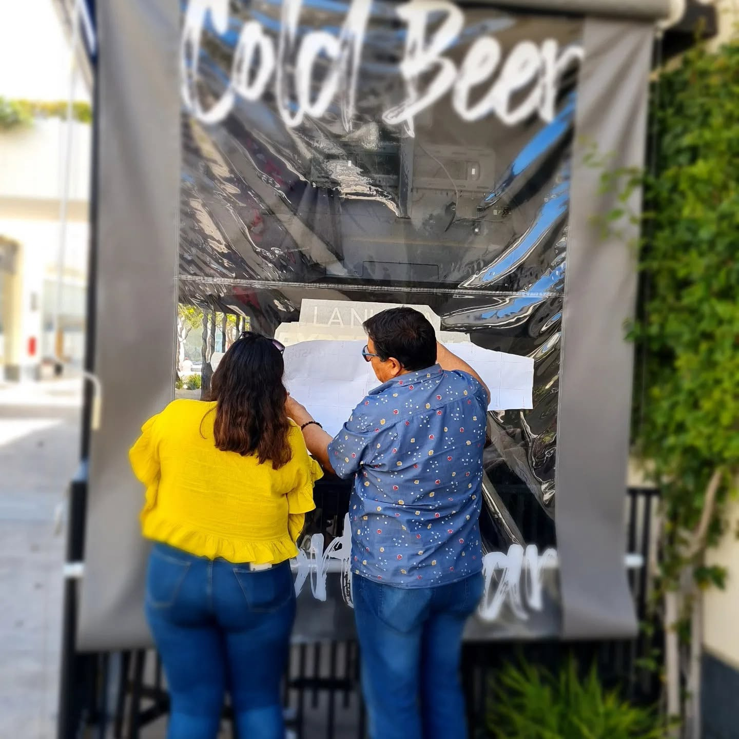 Instalación de gráfica en fachada